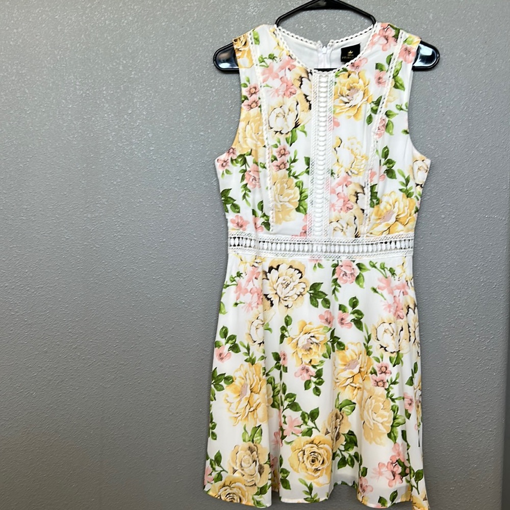 Disney Princess Sleeveless floral, summer dress Size Medium